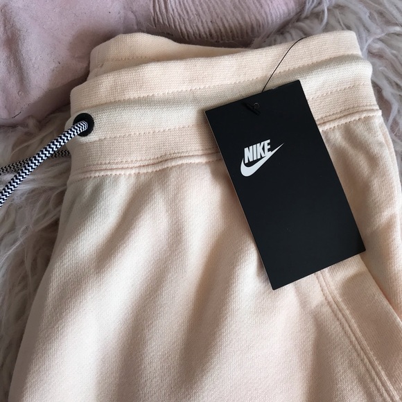 NWT Nike  sportswear sweatpants - Picture 4 of 6